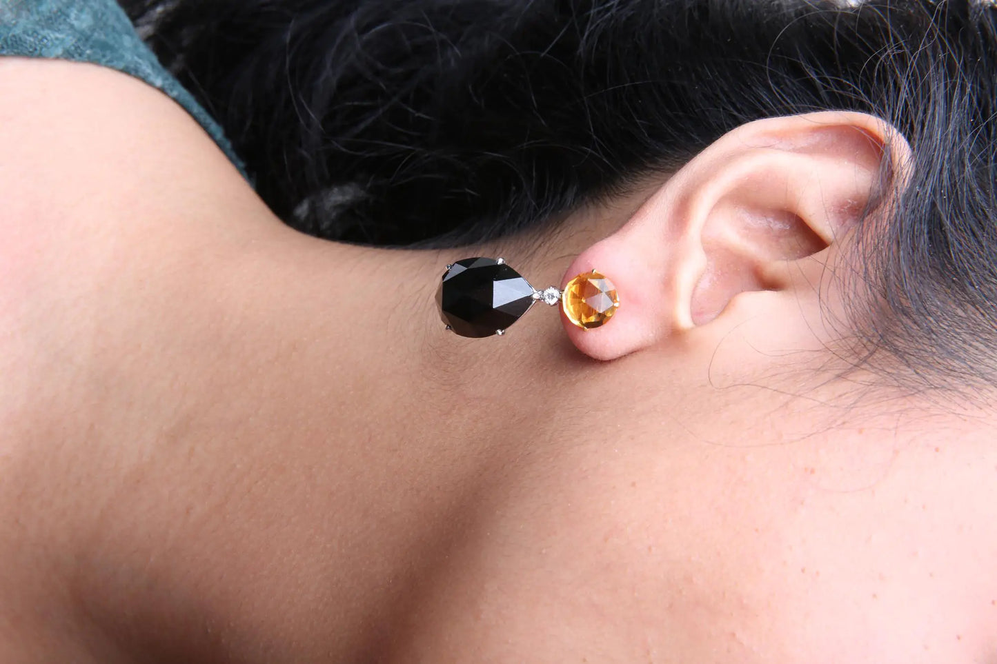 18K White and Yellow Gold 1/5 Cttw Diamond with Round Yellow Citrine and 20x15mm Pear Cut Black Onyx Gemstone Dangle Earring (G-H Color, SI1-SI2 Clarity) - Elegant Emulations
