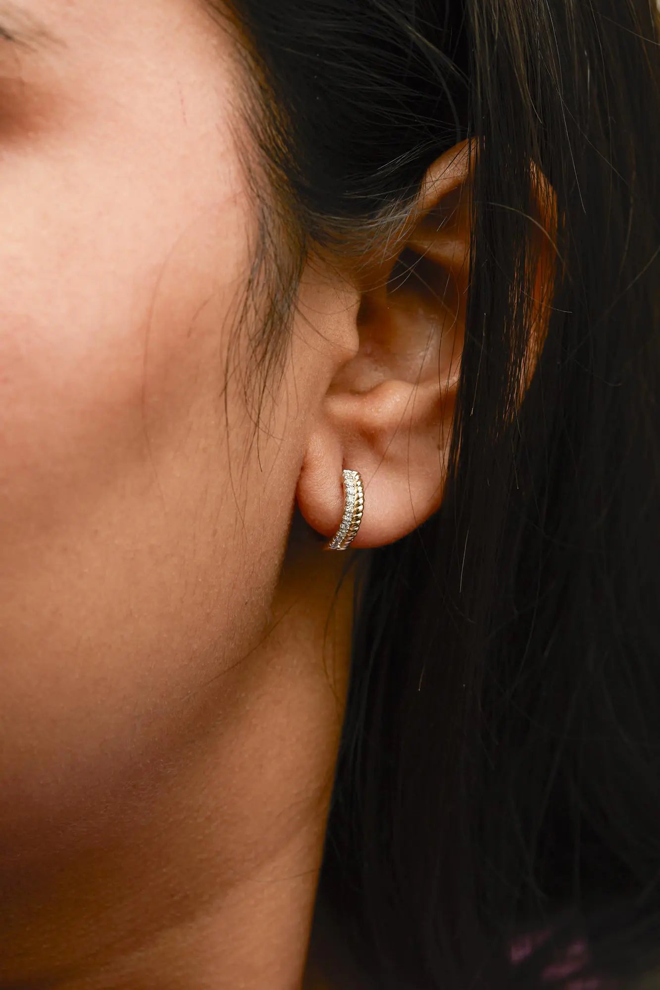 10K Yellow Gold 1/10 Cttw Diamond and Rope Twist Huggy Hoop Earrings (H-I Color, I1-I2 Clarity) - Elegant Emulations