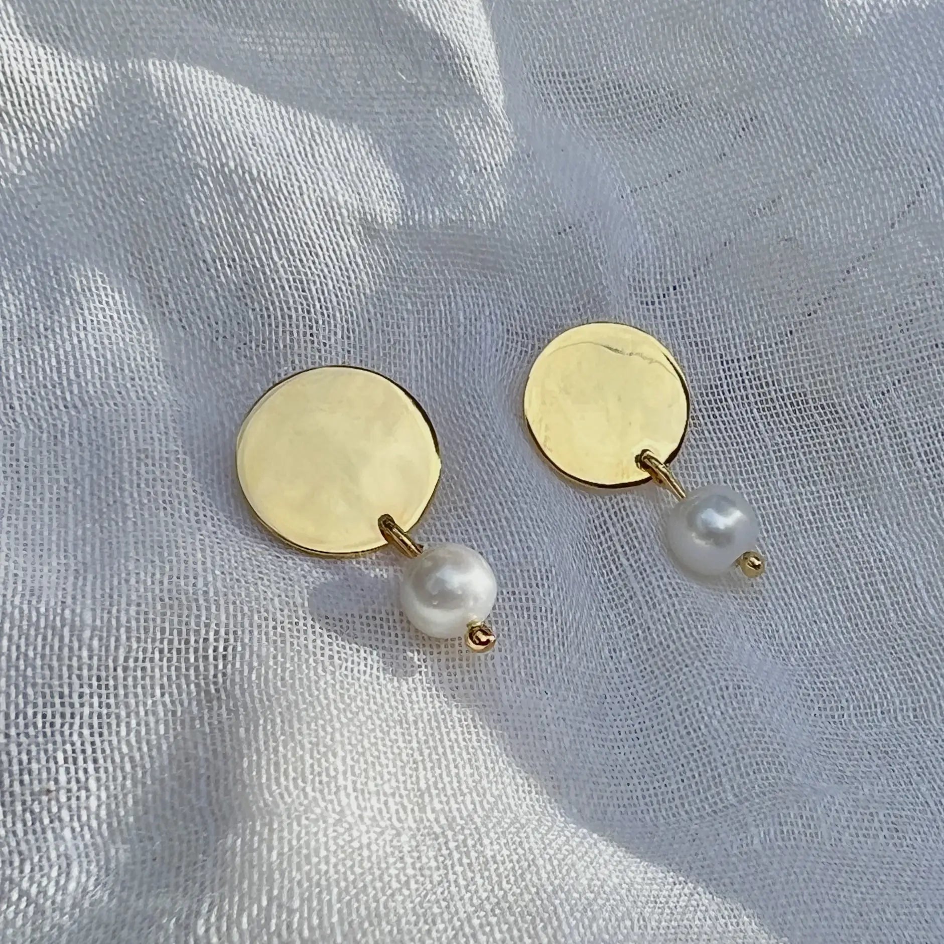 Freshwater Pearl Disc Earrings - Elegant Emulations